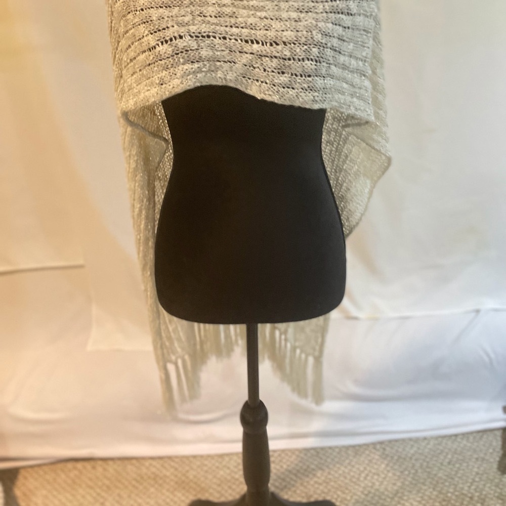 Women’s shawl Fetching brand  off-white  fringe at the bottom small